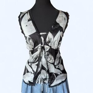 Black & white floral lace trim camisole by Maurices